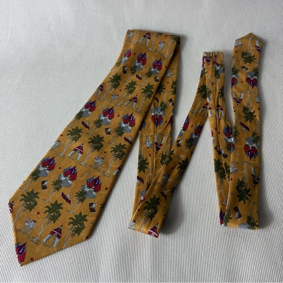 Currier & Co The Thief of Baghdad Tie Unique Fun print 100% Silk Made in Italy - Picture 3 of 9